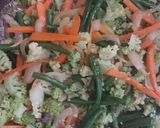 Foto del passaggio 11 della ricetta Riso fritto cinese