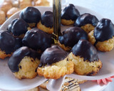 Foto del paso 5 de la receta: Coquitos bañados con chocolate receta de Doña Petrona