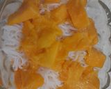 A picture of step 3 of Mango Falooda Drink.
