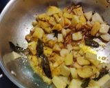 बटाट्याची कोरडी भाजी (batatyachi kordi bhaji reciep in marathi) रेसिपी स्टेप 3 फोटो 