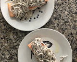 Foto del paso 4 de la receta: Salmón en papillote con gulas