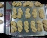 Foto langkah ke 5 dari resep Kkwabaegi-twisted donut.