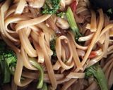 Foto langkah ke 3 dari resep Fettucini seafood lada hitam.