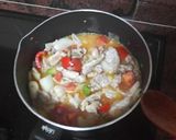 Foto del paso 5 de la receta Chuletas de cerdo adobadas con puré de papas, guisantes y salsa