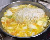 A picture of step 1 of Vermicelli Soup With Napa Cabbage And Eggs.