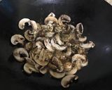 Foto langkah ke 3 dari resep Sautéed Mushrooms - tumis jamur champignons.