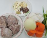 A picture of step 1 of Clear Stewed Radish and Beef Soup (Rice Cooker Version).