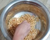 A picture of step 6 of Winter special gond laddu.