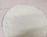 A picture of step 1 of Choma sausage pizza.