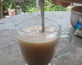 Foto langkah ke 2 dari resep Teh Susu Hangat.