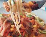 Foto del paso 6 de la receta: Tallarines de Zapallo Italiano con salsa de tomate