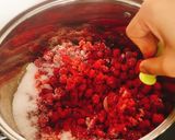 Hình bước làm 2 của món Mứt mâm xôi