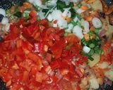 A picture of step 3 of Meat ball vegetable stir fry pasta.