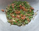 A picture of step 2 of Matar paneer.
