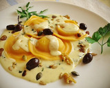 Foto del paso 10 de la receta: Sorrentinos de calabaza con crema de queso y salvia
