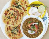 A picture of step 5 of Streetstyle Matar kulcha.