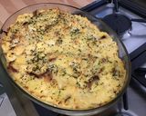 Une image de l'étape 20 de Gratin de polenta au lard, tomates, oignon, paneer et parmesan.
