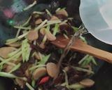 Foto langkah ke 4 dari resep Tumis Bakso, Labu Siam dan Oyong.