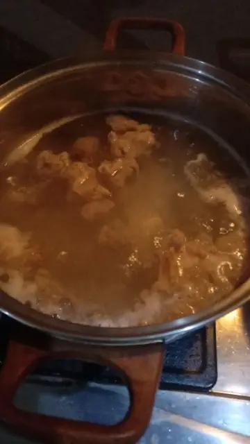 Langkah-langkah untuk membuat Cara bikin Soto Ayam Kuah Bening