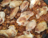 Foto del paso 7 de la receta: Arroz a la Paella de Alitas de Pollo y Boletus con Mayonesa de Trufa