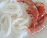 A picture of step 1 of Strozzapreti ai frutti di mare.