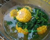 Foto langkah ke 7 dari resep Sayur Bening Bayam dengan Jagung Manis.
