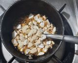 A picture of step 2 of Praline Cashew Chocolate Cluster.