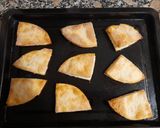 Foto del paso 7 de la receta: Galletas de hojaldre con girasol