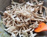 A picture of step 5 of Leftover Roti Noodles.
