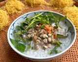Hình bước làm 4 của món Cháo Hến Rau Đắng