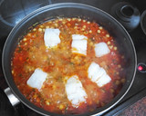 Foto del paso 2 de la receta: Guiso marinero de garbanzos con bacalao y langostinos