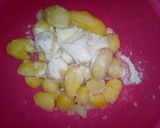 A picture of step 1 of Potatoes egg rolls.