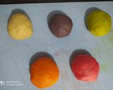 Foto langkah ke 4 dari resep Rainbow Loaf (Roti tawar pelangi).