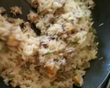 صورة لخطوة 3 من وصفة أرز بالفطر