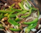 Foto del paso 1 de la receta: Salteado de Carne, mariscos y verduras