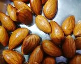 A picture of step 2 of Kesher badam milk.