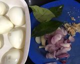 Foto langkah ke 1 dari resep Telur kuah santan kuning.