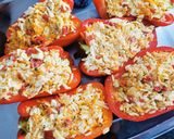 Foto del paso 5 de la receta: Morrones rellenos de pollo y arroz