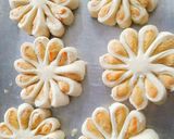 Hình bước làm 7 của món Bánh phèo (bánh hoa mai)