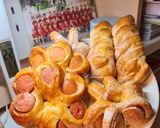 Hình bước làm 2 của món Bánh mì xúc xích 🌭
