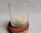 Foto langkah ke 2 dari resep Strawberry Dessert Cake In Jar.
