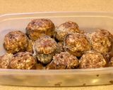 A picture of step 5 of Stir-Fried Instant Noodles with Stuffed Mushrooms.