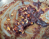 A picture of step 4 of Dates and cashew nut toffee.