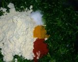 A picture of step 2 of Paatal Bhaji.