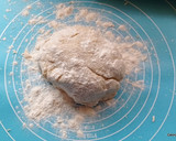 Olajban sült krumplis pogácsa krumplipüréből recept fázis 2 fotója