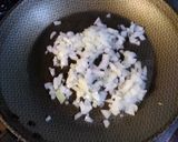 Foto del paso 2 de la receta: Tortilla de brócoli y queso