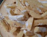 A picture of step 3 of Potatoes fries.
