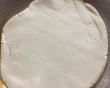 Foto del paso 2 de la receta: Pizza con harina de arroz en sartén 🍳