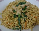Foto langkah ke 4 dari resep Mie goreng ayam.