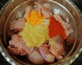 A picture of step 1 of Chicken curry.